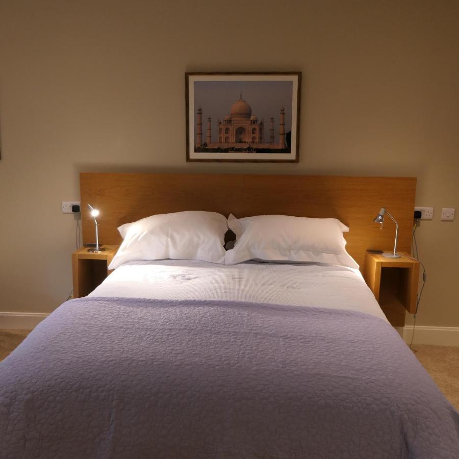 パース Kirkland Bed & Breakfast エクステリア 写真